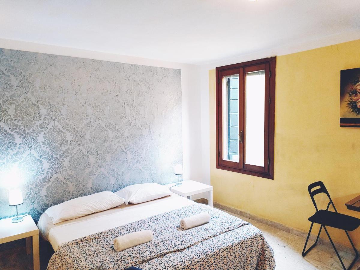 Hotel Two Steps From Rialto Bridge Venezia Esterno foto