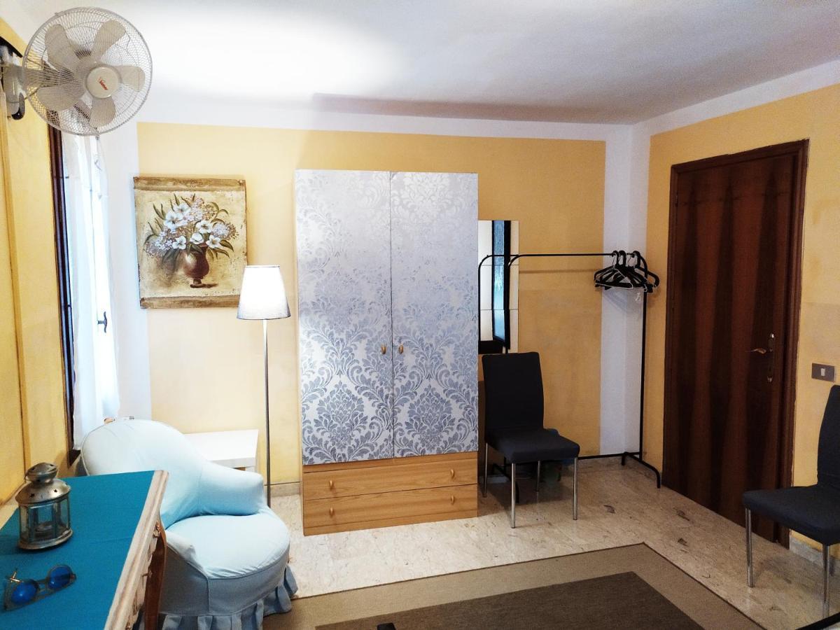 Hotel Two Steps From Rialto Bridge Venezia Esterno foto