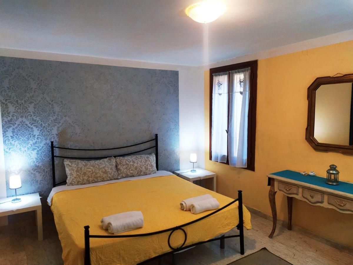 Hotel Two Steps From Rialto Bridge Venezia Esterno foto