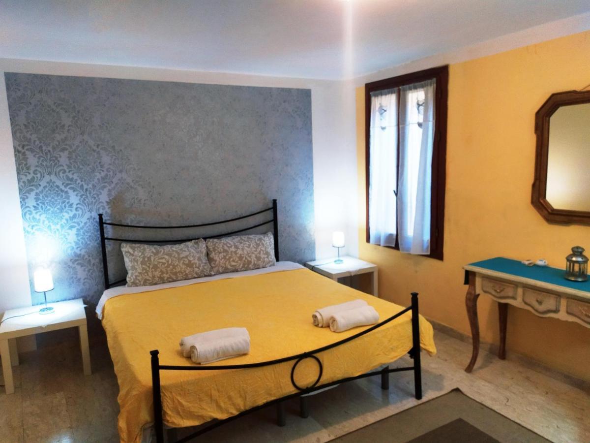 Hotel Two Steps From Rialto Bridge Venezia Esterno foto